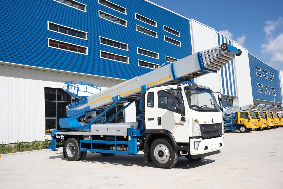 新政镇出租云梯车高空作业车 建筑垃圾搬运